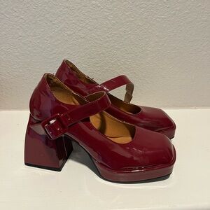 Women’s 6.5 Burgundy Mary Janes